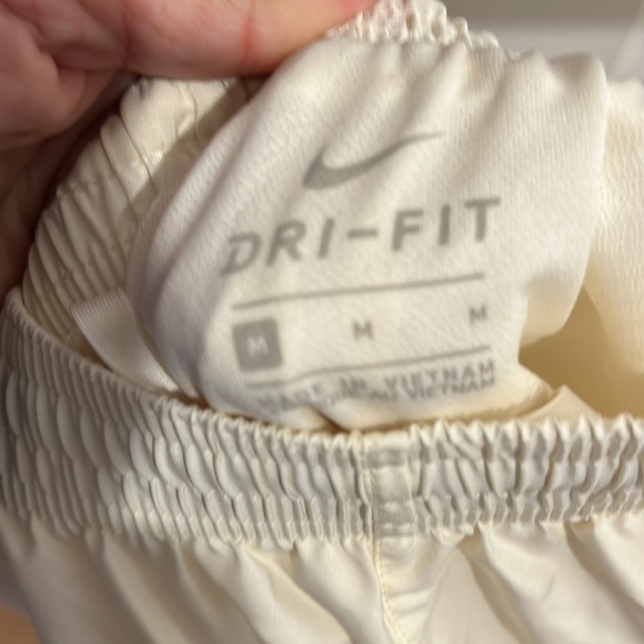 Nike womens dry fit shorts - Picture 4 of 5